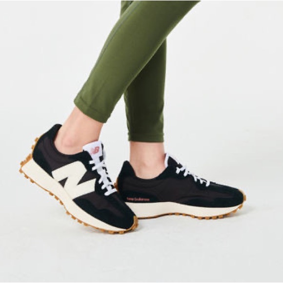 New Balance Womens 327 Casual Sneakers WS327BL - Picture 3 of 10